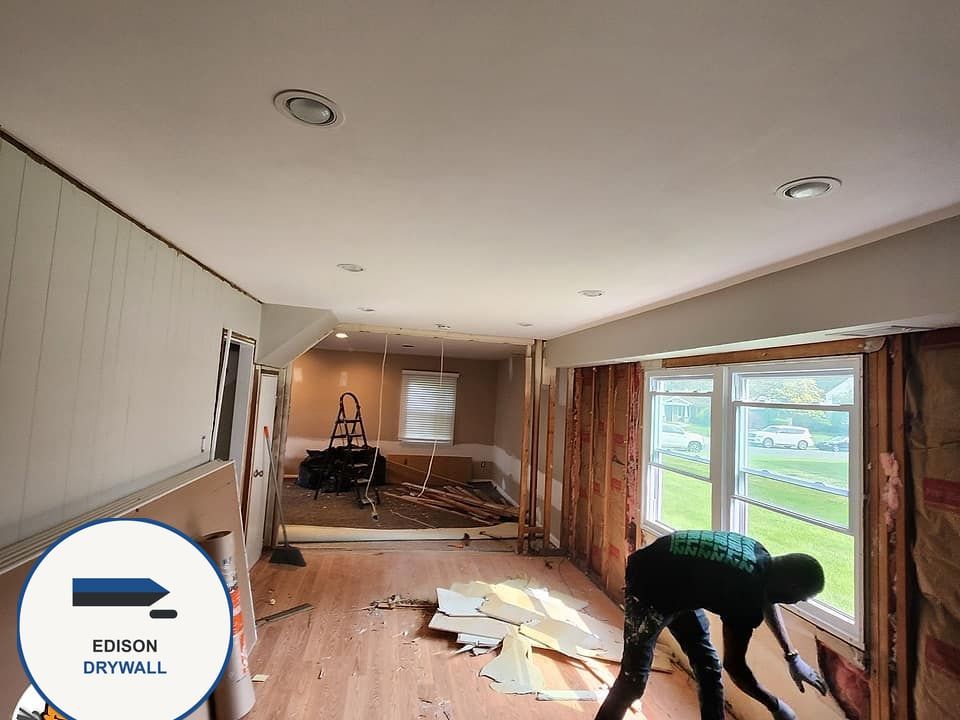Plaster Repair by a drywall crew in Edison, NJ